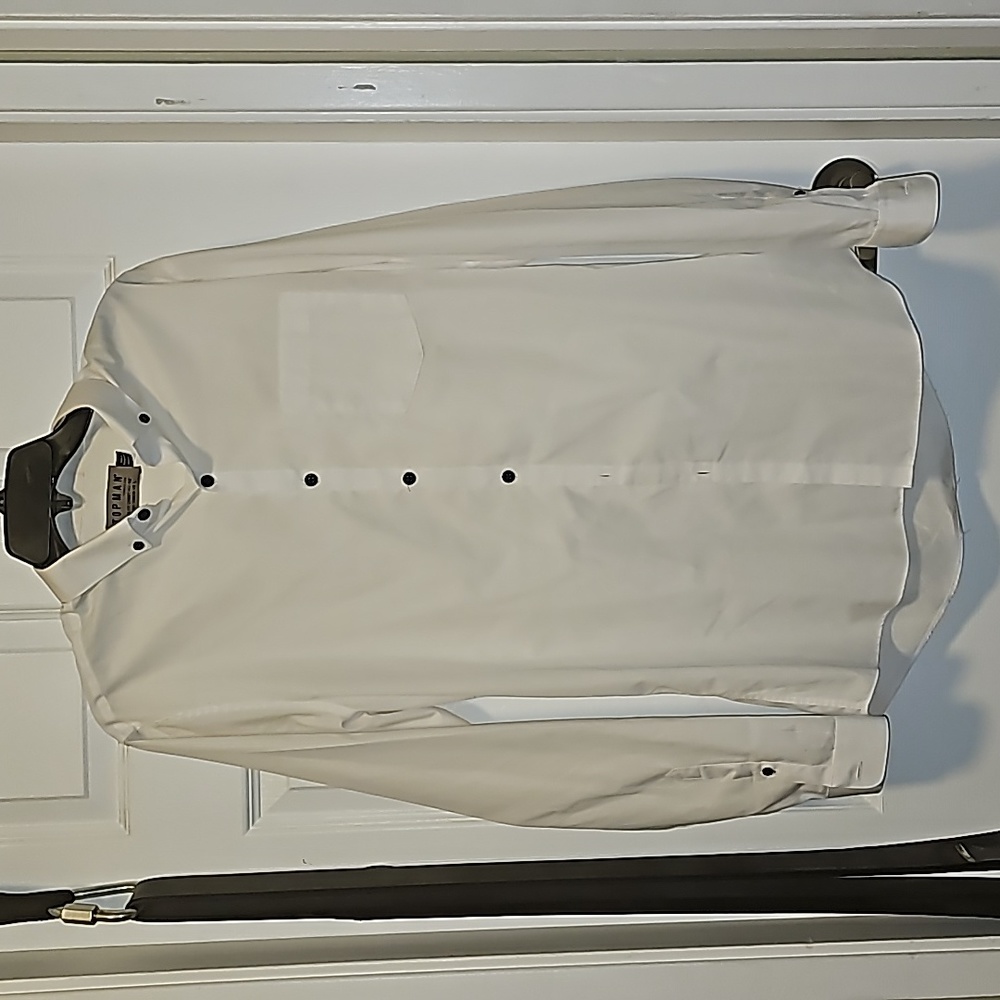 TOPMAN men's WHITE button down dress shirt